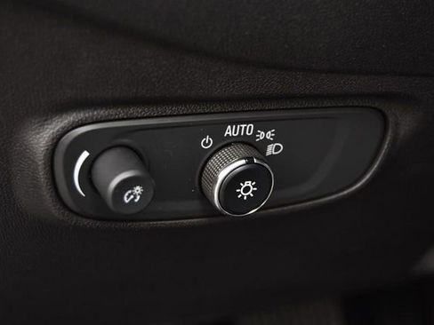 Used 2024 Chevrolet Equinox LT image 11