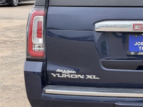 Used 2018 GMC Yukon XL Denali w/ Denali Ultimate Package image 10