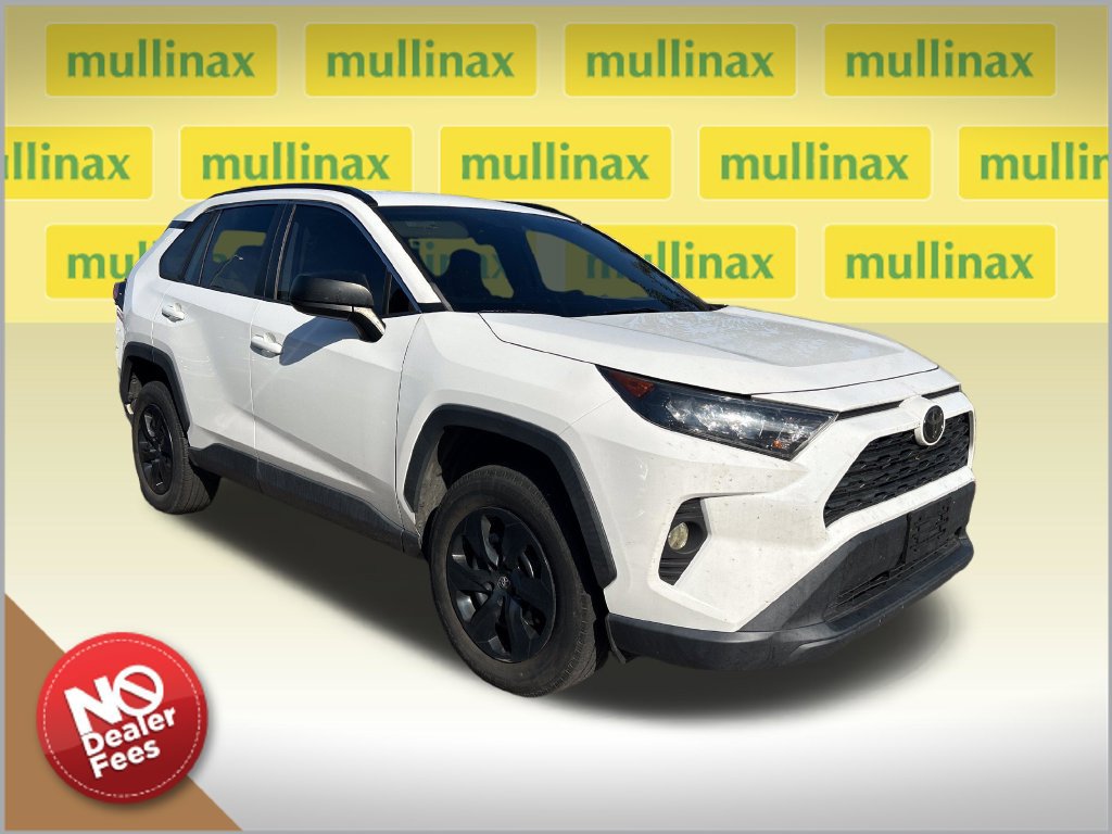 Used 2019 Toyota RAV4 LE FWD image 1