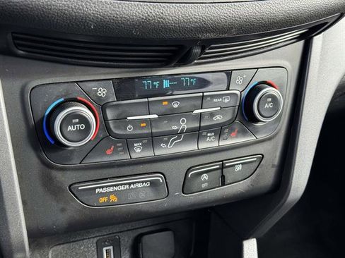 Used 2019 Ford Escape SE image 17