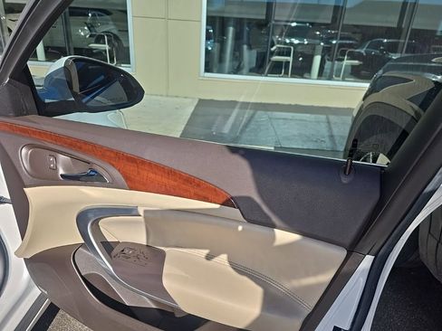 Used 2016 Buick Regal Premium w/ Driver Confidence Package #1 image 9
