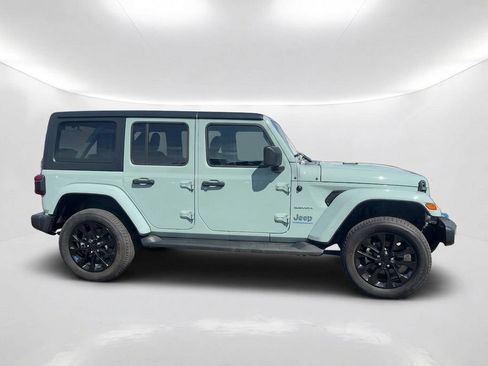 Used 2023 Jeep Wrangler Unlimited Sahara w/ Cold Weather Group AWD/4WD image 4