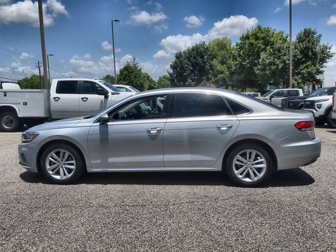 Used 2020 Volkswagen Passat 2.0T SE FWD image 5