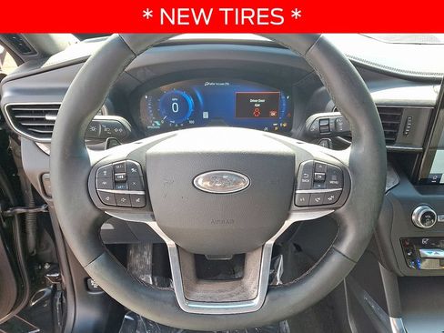 Used 2020 Ford Explorer Platinum w/ Premium Technology Package AWD/4WD image 20