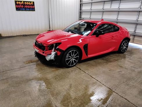 Used 2023 Toyota GR86 w/ ALL Weather Mat Package (TMS) RWD image 4