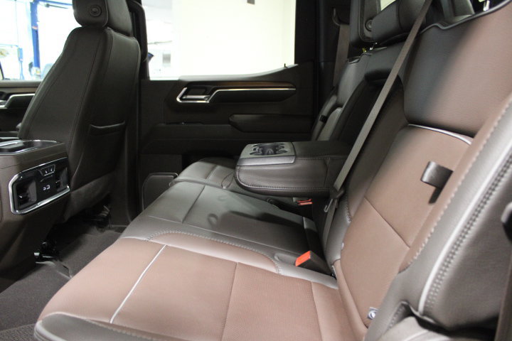 Used 2024 GMC Sierra 1500 Denali w/ Technology Package AWD/4WD image 25