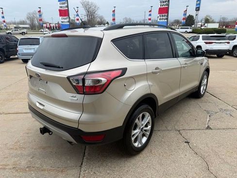 Used 2018 Ford Escape SE w/ SE Sync 3 Package image 5