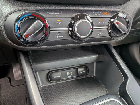 Used 2022 Kia Soul LX FWD image 21