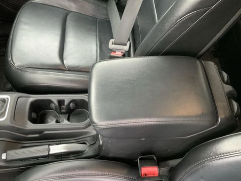 Used 2020 Jeep Wrangler Unlimited Sahara image 49