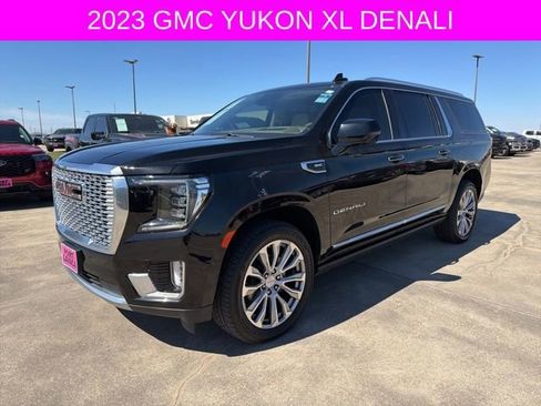 Used 2023 GMC Yukon XL Denali image 3
