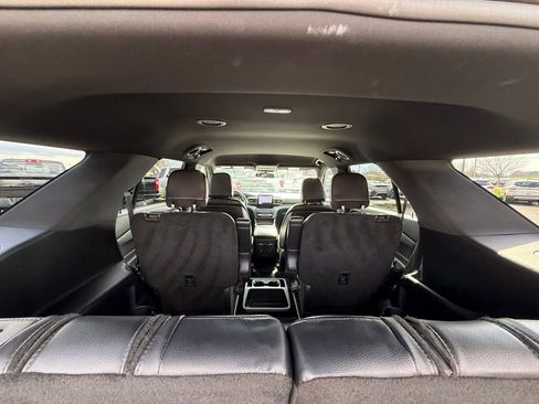 Used 2020 Ford Explorer XLT w/ Equipment Group 202A AWD/4WD image 20