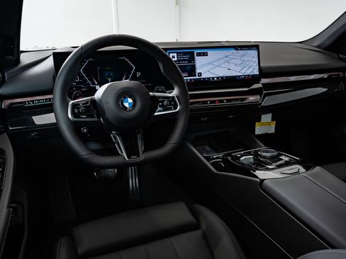 New 2027 BMW 530i xDrive w/ M Sport Package AWD/4WD image 4