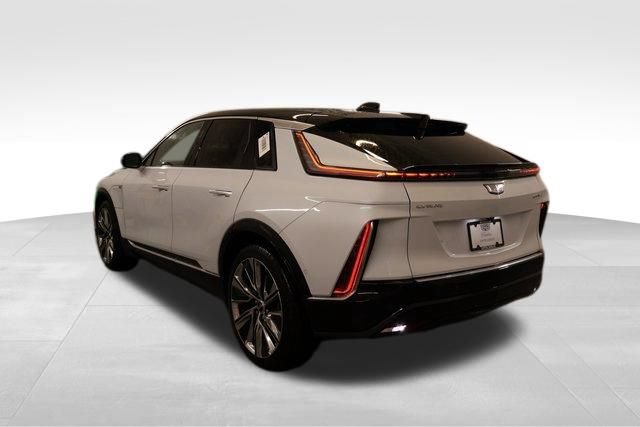 New 2026 Cadillac Lyriq Signature Luxury AWD/4WD image 4