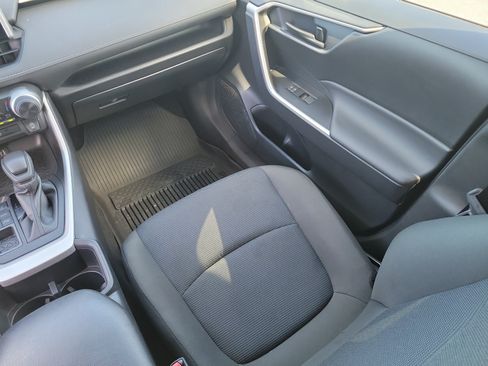 Used 2025 Toyota RAV4 LE AWD/4WD image 18
