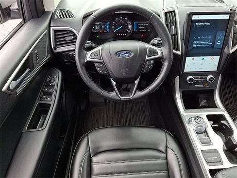 Certified 2022 Ford Edge SEL w/ Convenience Package image 12