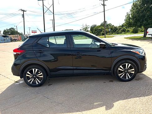 Used 2020 Nissan Kicks SV FWD image 4