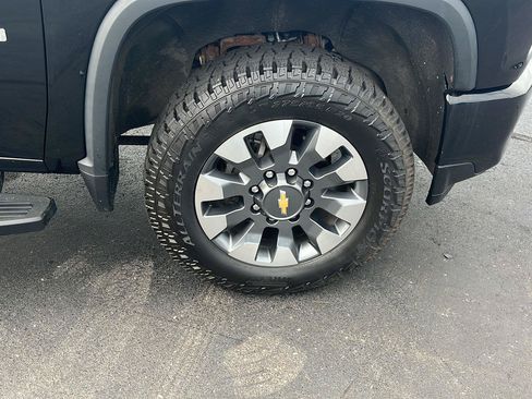 Used 2021 Chevrolet Silverado 2500 Custom w/ Custom Value Package AWD/4WD image 31
