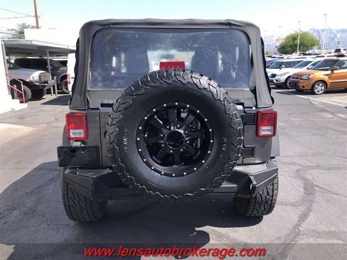 Used 2018 Jeep Wrangler Sport AWD/4WD image 10