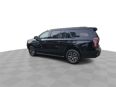 Used 2022 Chevrolet Suburban Z71 image 6