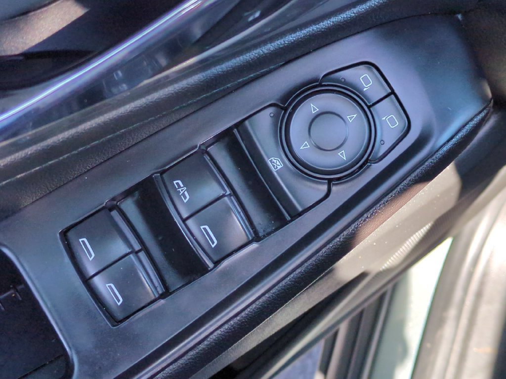 Used 2023 Chevrolet Traverse LT FWD image 25