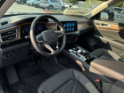 New 2026 Volkswagen Atlas SE FWD image 9