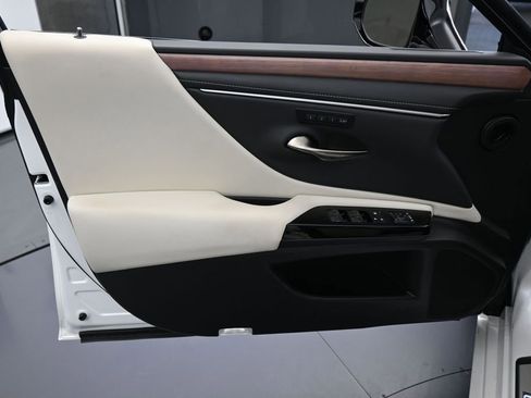 Used 2025 Lexus ES 350 w/ Premium Package FWD image 13
