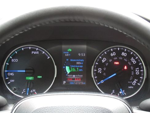 Used 2021 Toyota RAV4 XLE Premium AWD/4WD image 23