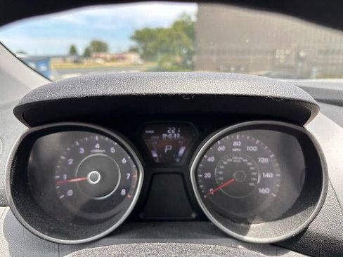 Used 2011 Hyundai Elantra GLS FWD image 14
