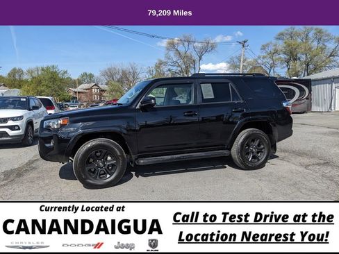 Used 2019 Toyota 4Runner SR5 AWD/4WD image 2