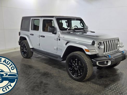 Used 2023 Jeep Wrangler Unlimited Sahara w/ Cold Weather Group AWD/4WD image 1