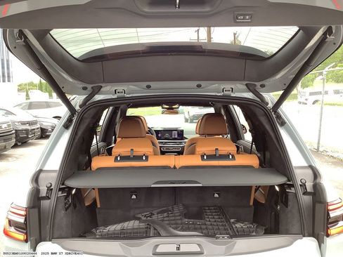 Used 2025 BMW X7 xDrive40i w/ M Sport Package image 14