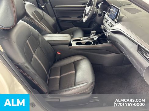 Used 2025 Nissan Altima 2.5 SR FWD image 16