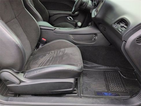 Used 2023 Dodge Challenger R/T w/ Plus Package image 27