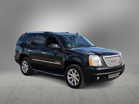 Used 2013 GMC Yukon Denali image 2