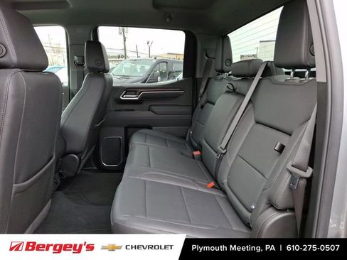 Certified 2025 GMC Sierra 1500 SLT image 12