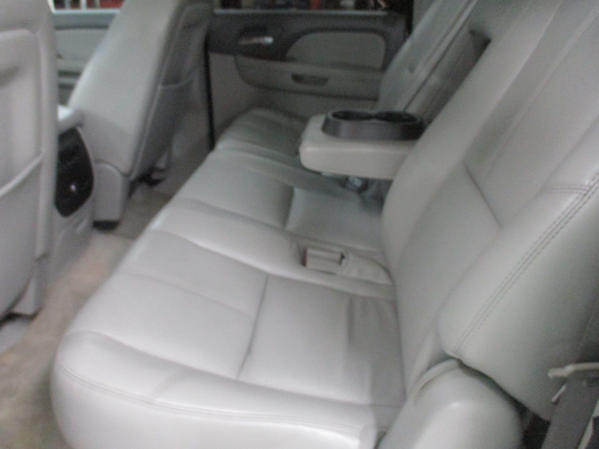 Used 2007 Chevrolet Suburban 2500 LT w/ LT Preferred Equipment Group AWD/4WD image 15