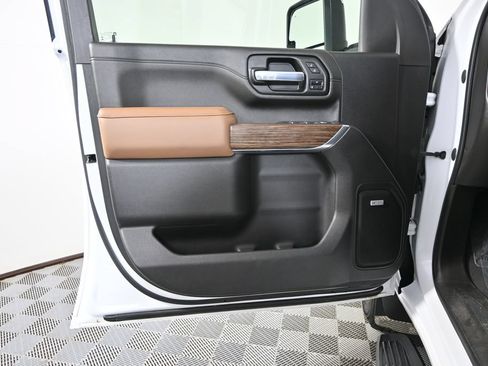 Used 2021 Chevrolet Silverado 3500 High Country w/ Snow Plow Prep/Camper Package AWD/4WD image 19
