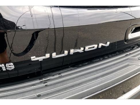 Used 2023 GMC Yukon SLT w/ SLT Premium Package AWD/4WD image 34