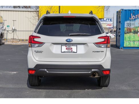 Certified 2023 Subaru Forester Premium image 4