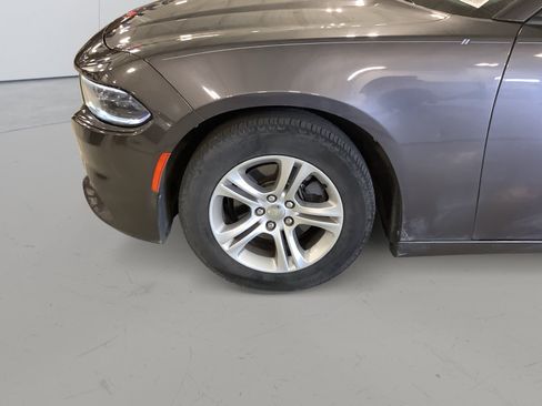 Used 2019 Dodge Charger SXT RWD image 6