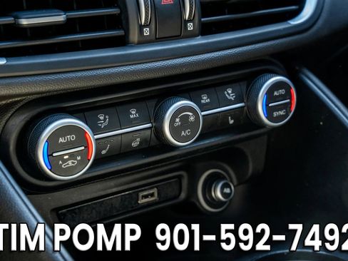 Used 2020 Alfa Romeo Giulia Sprint w/ Cold Weather Package AWD/4WD image 22