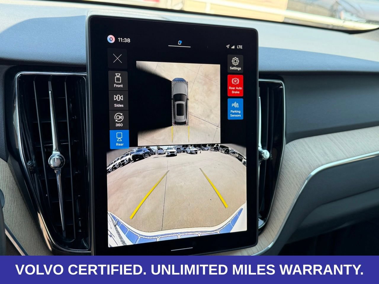 Certified 2026 Volvo XC60 B5 Plus AWD/4WD image 22