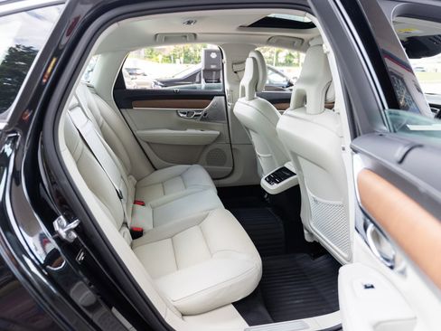 Used 2017 Volvo S90 T6 Inscription w/ Vision Package image 24