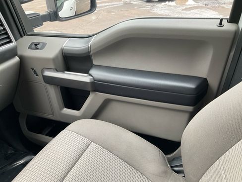 Used 2020 Ford F350 XLT w/ XLT Premium Package image 16