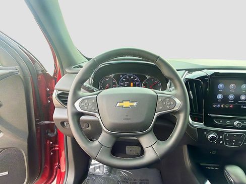 Used 2023 Chevrolet Traverse Premier image 41