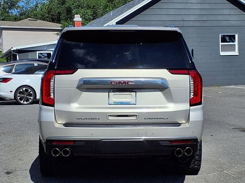 Used 2022 GMC Yukon XL Denali w/ Advanced Technology Package AWD/4WD image 6