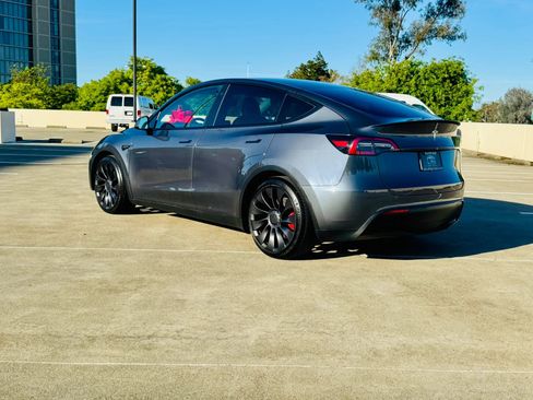 Used 2023 Tesla Model Y Performance AWD/4WD image 4
