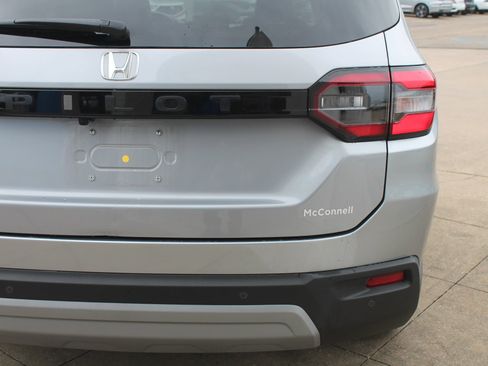 Used 2024 Honda Pilot EX-L image 4
