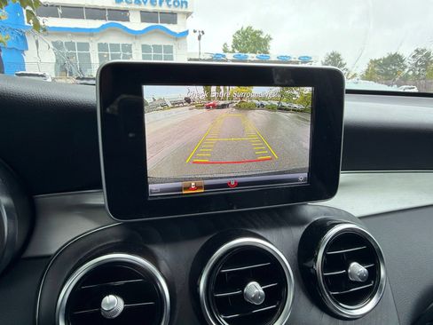 Used 2019 Mercedes-Benz GLC 300 4MATIC image 9