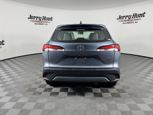 Used 2023 Toyota Corolla Cross L image 9